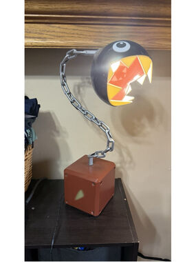 2017 NINTENDO THINKGEEK SUPER MARIO CHAIN CHOMP LAMP